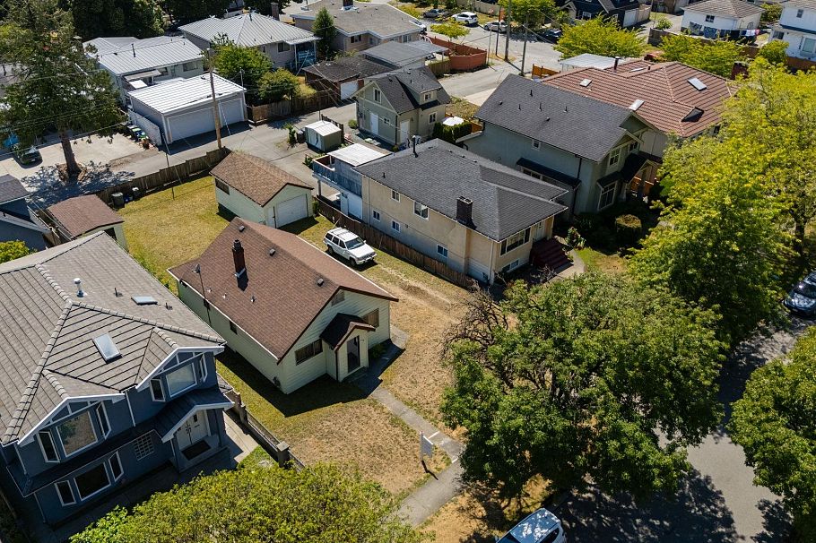 428 E 62nd Avenue Vancouver, BC - 7
