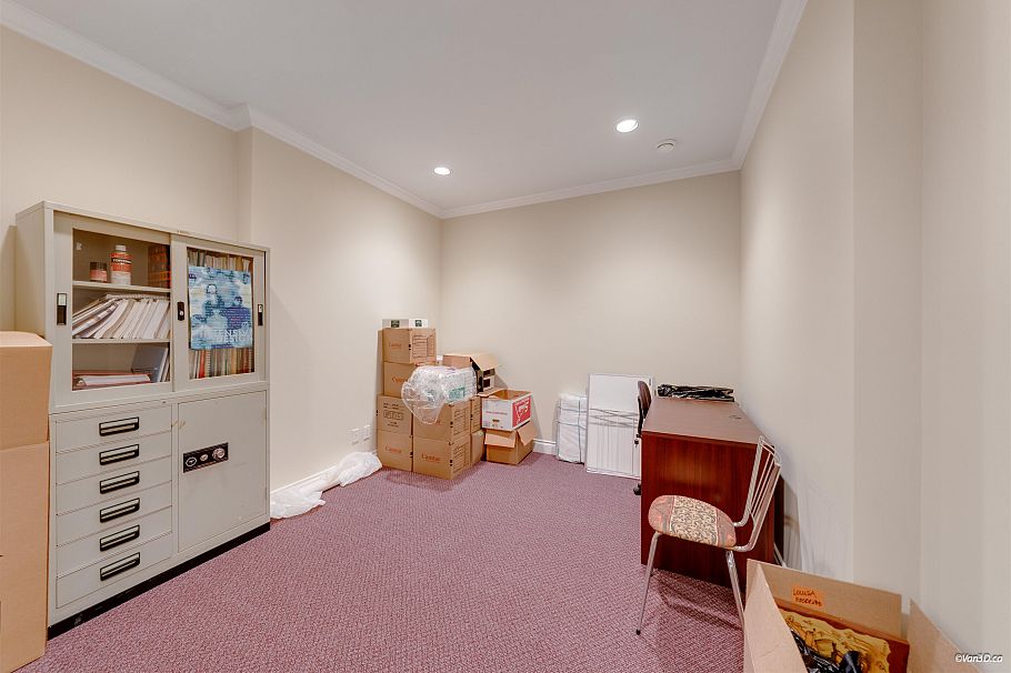 4989 Chalet Place North Vancouver, BC - 8