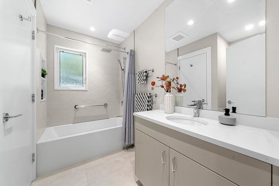 1776 Medwin Place North Vancouver, BC - 21
