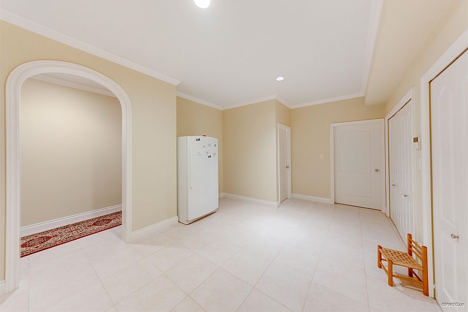 4989 Chalet Place North Vancouver, BC - 13