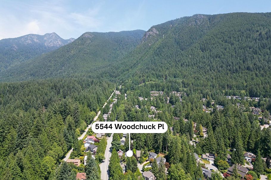 5544 Woodchuck Place North Vancouver, BC - 38