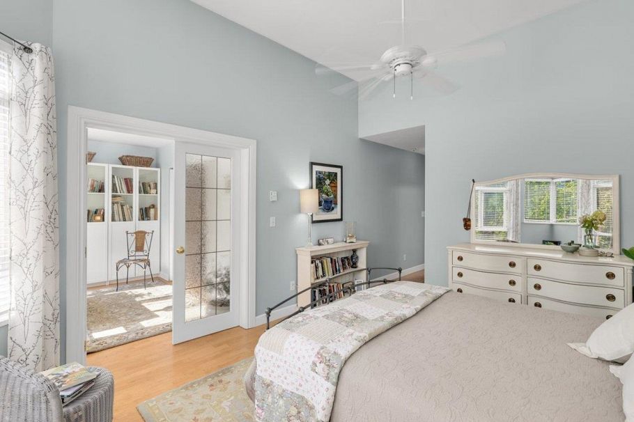 413 128 W 8th Street North Vancouver, BC - 16
