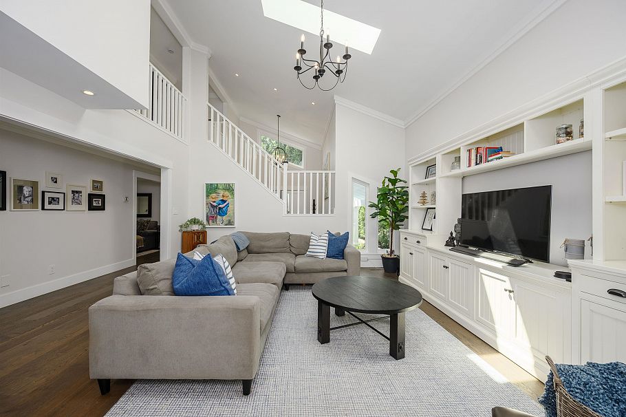 5544 Woodchuck Place North Vancouver, BC - 8
