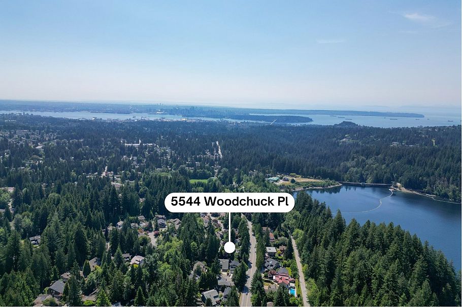 5544 Woodchuck Place North Vancouver, BC - 36