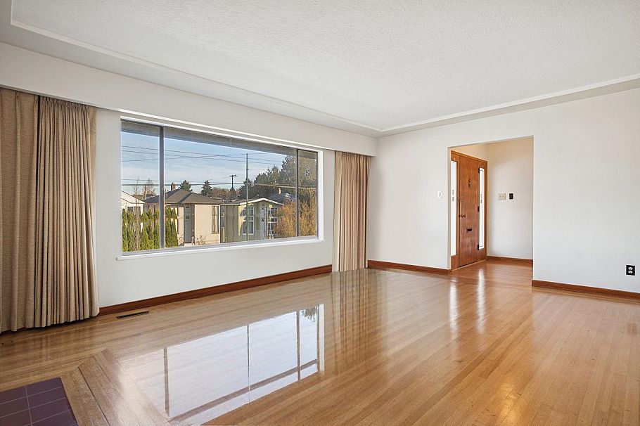 925 Nanaimo Street Vancouver, BC - 9