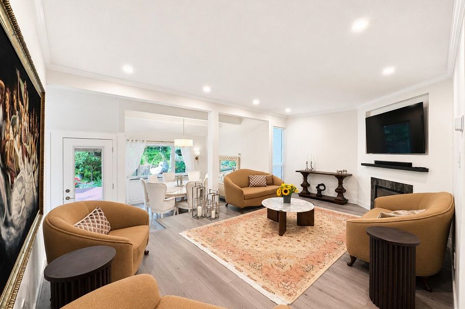 1741 Rufus Drive North Vancouver, BC - 2