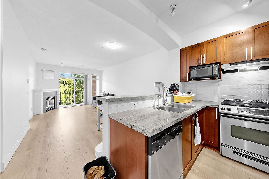 319 2250 Wesbrook Mall Vancouver, BC - 12