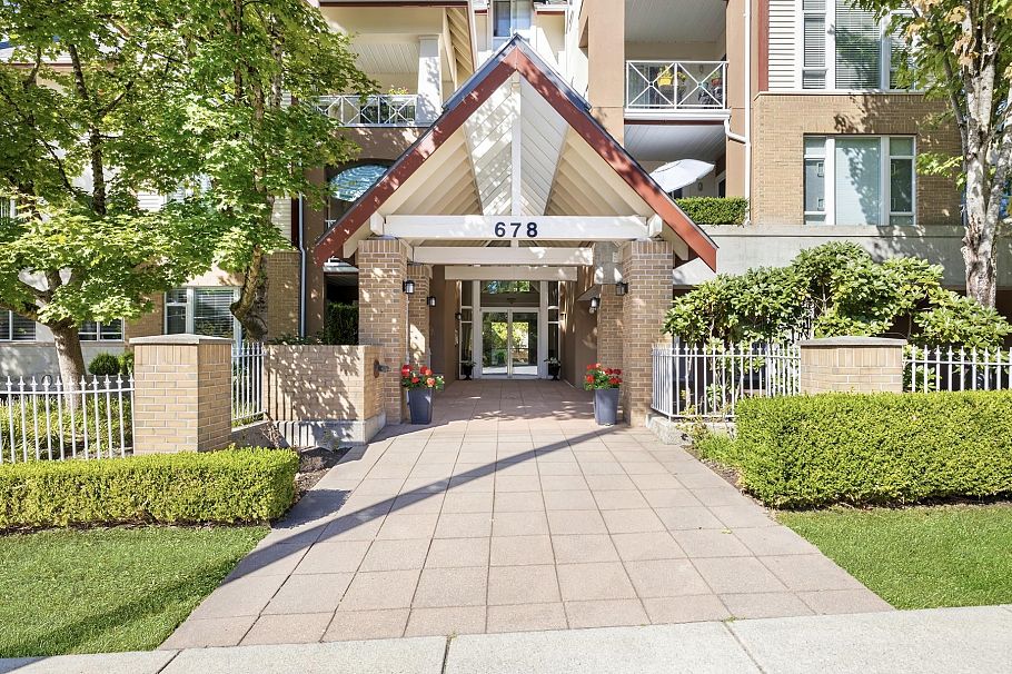 206 678 W Queens Road North Vancouver, BC - 38