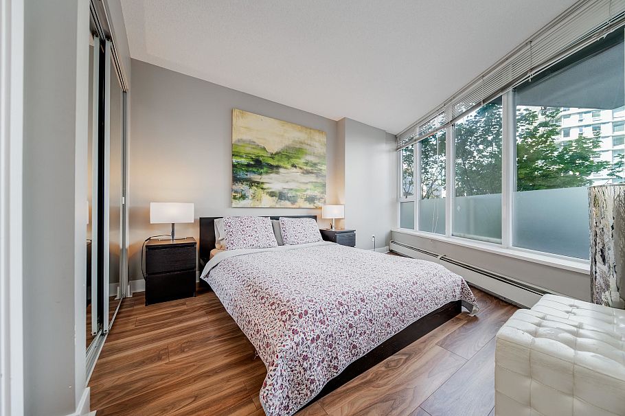 301 689 Abbott Street Vancouver, BC - 10