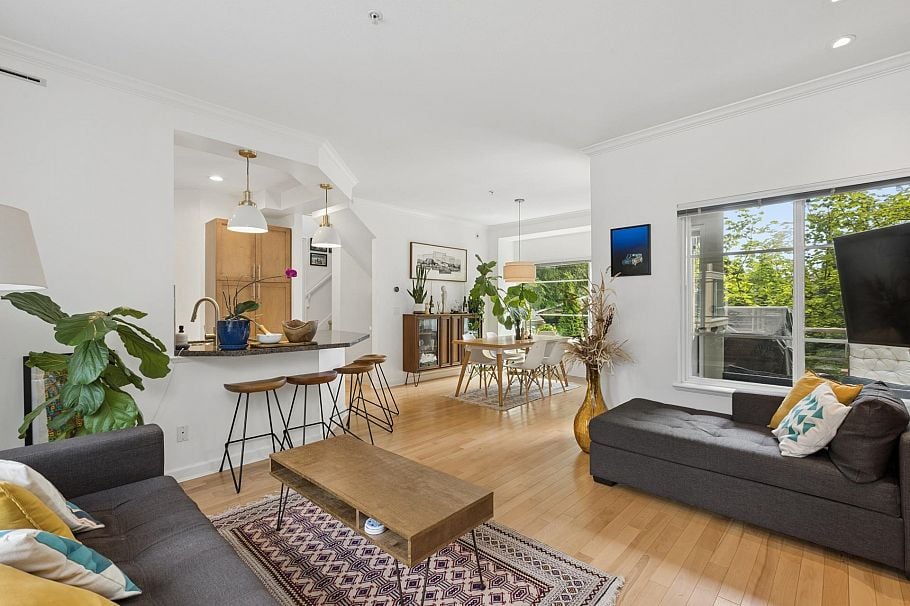 9 3175 Baird Road North Vancouver, BC - 1