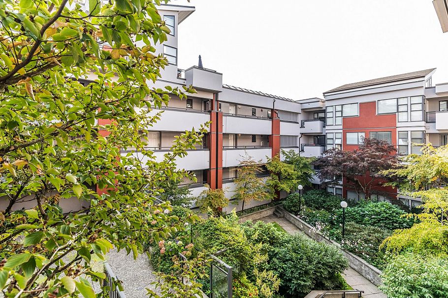 411 345 Lonsdale Avenue North Vancouver, BC - 26