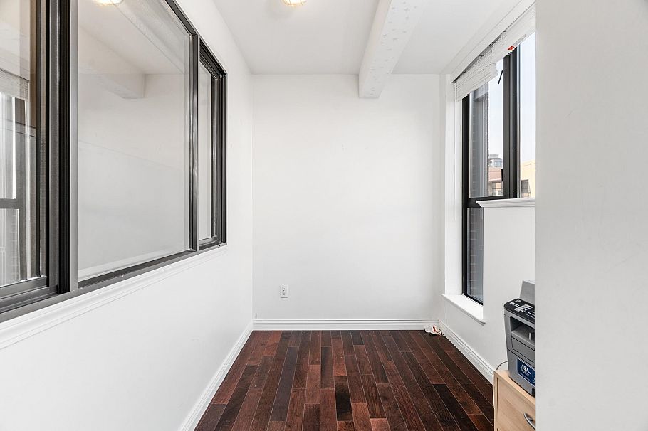 411 345 Lonsdale Avenue North Vancouver, BC - 25