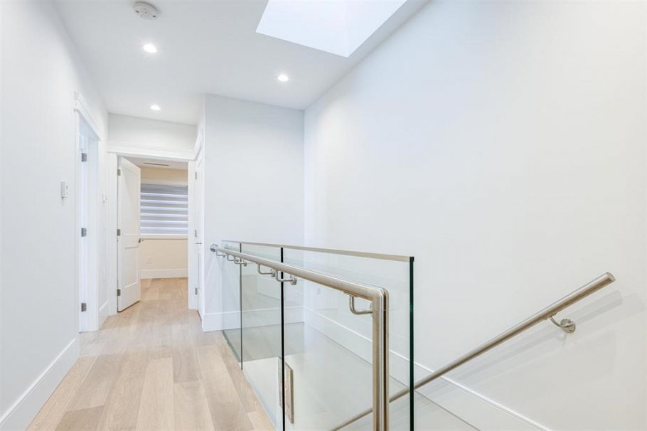 1470 W 57th Avenue Vancouver, BC - 20