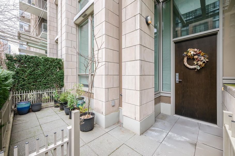 1051 Richards Street Vancouver, BC - 24