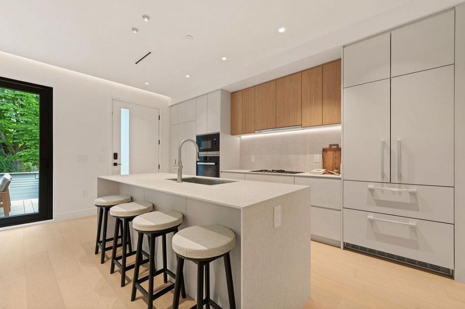1 2926 W 12th Avenue Vancouver, BC - 4