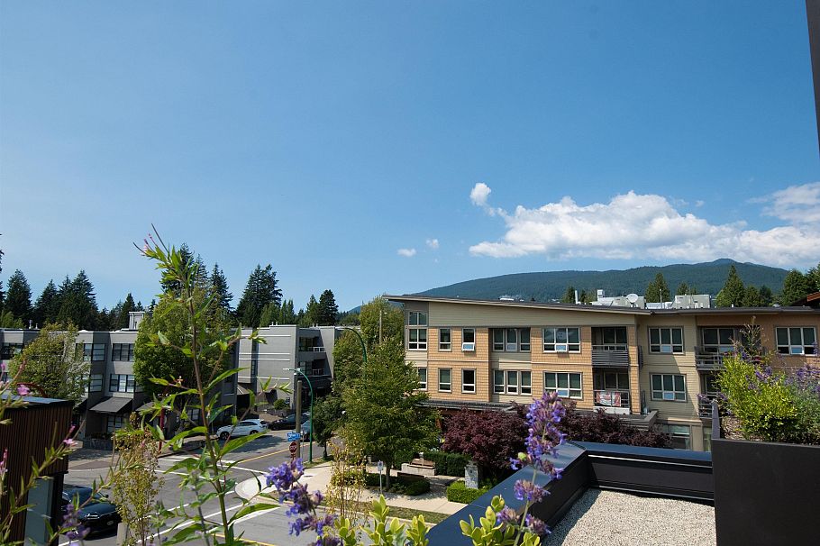 3181 Canfield Crescent North Vancouver, BC - 30