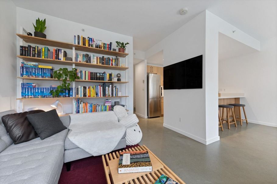 128 W 1st Avenue Vancouver, BC - 5