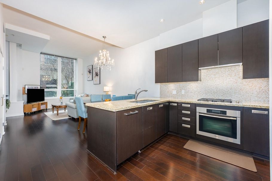 1051 Richards Street Vancouver, BC - 17