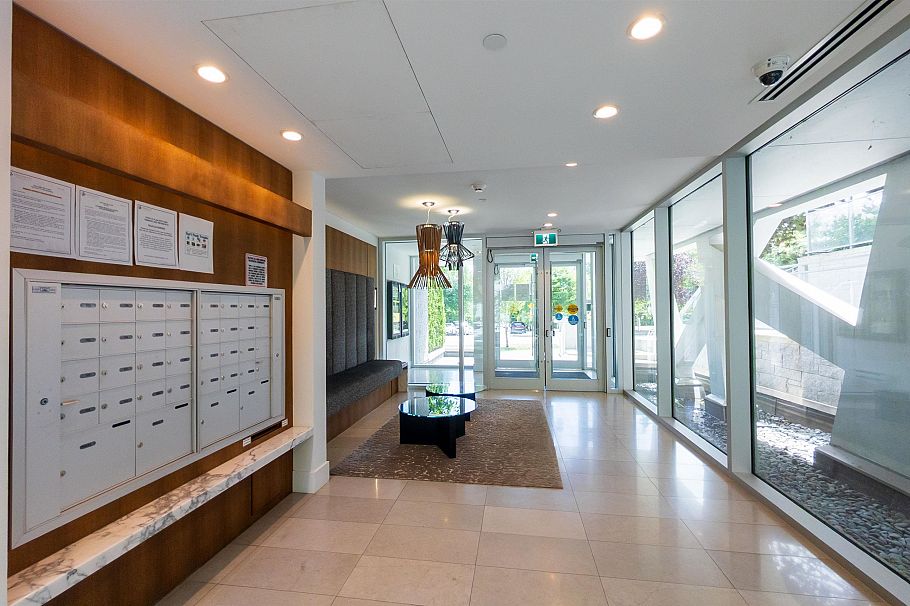 105 375 W 59th Avenue Vancouver, BC - 35