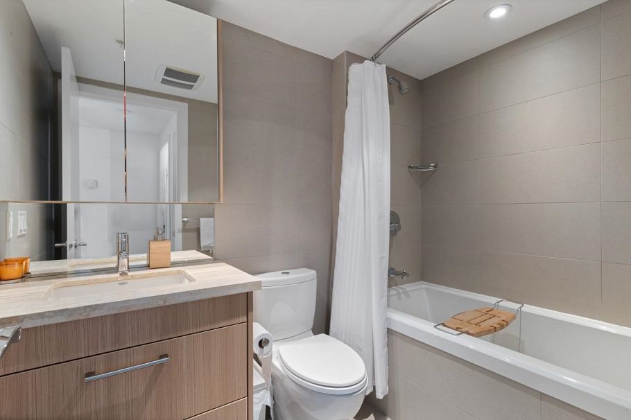 128 W 1st Avenue Vancouver, BC - 23