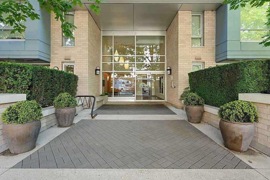 907 175 West 2nd St Street North Vancouver, BC - 2