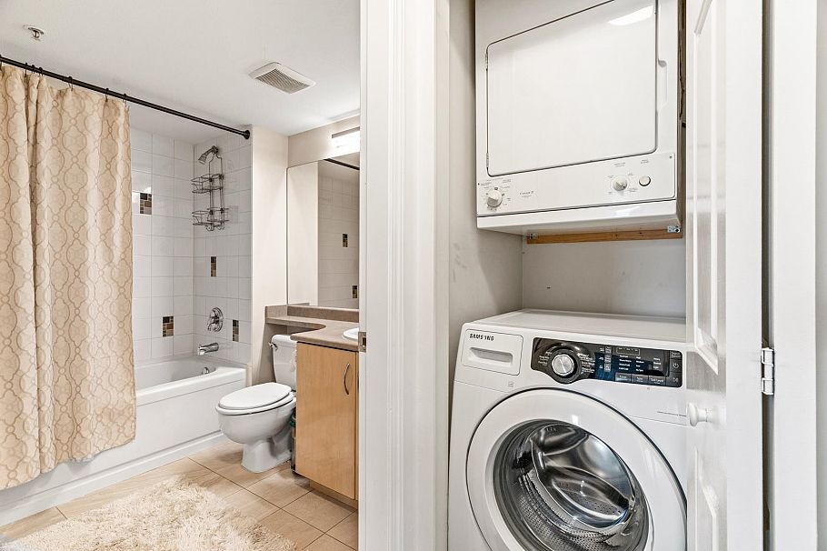 411 345 Lonsdale Avenue North Vancouver, BC - 23