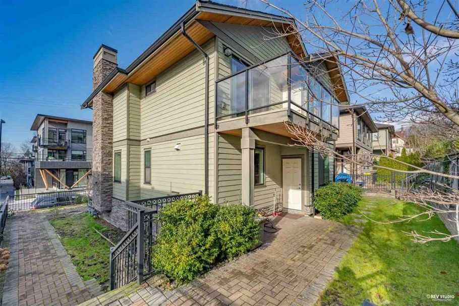 1436 Bewicke Avenue North Vancouver, BC - 3