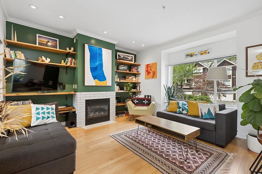9 3175 Baird Road North Vancouver, BC - 5
