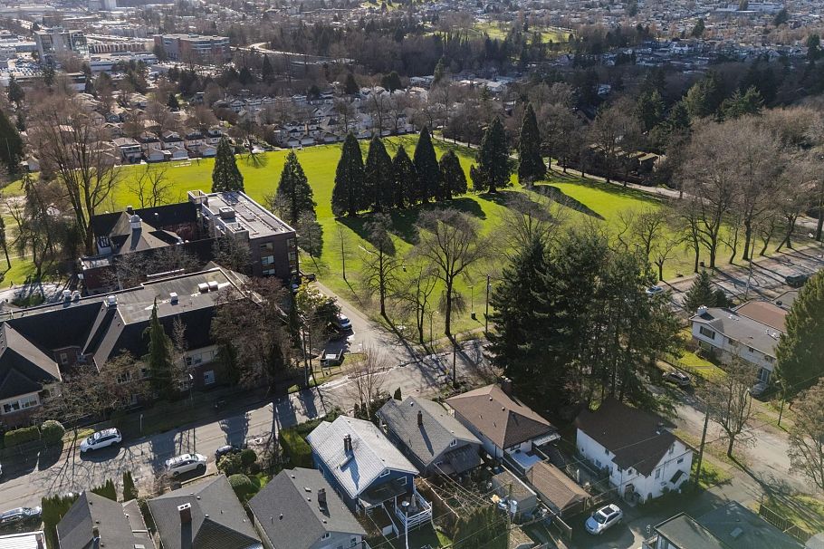 3617 Adanac Street Vancouver, BC - 31