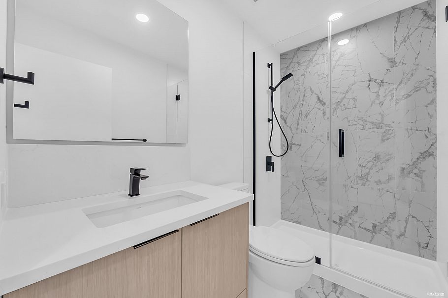 510 422 E 3rd Street North Vancouver, BC - 12