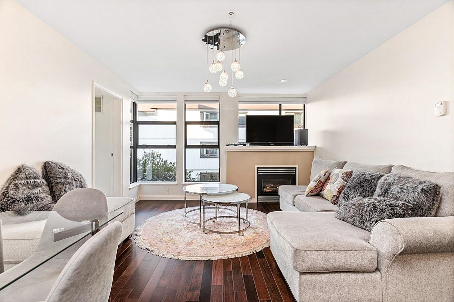 411 345 Lonsdale Avenue North Vancouver, BC - 3