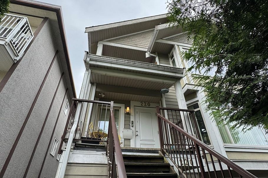 220 E 15th Avenue Vancouver, BC - 1