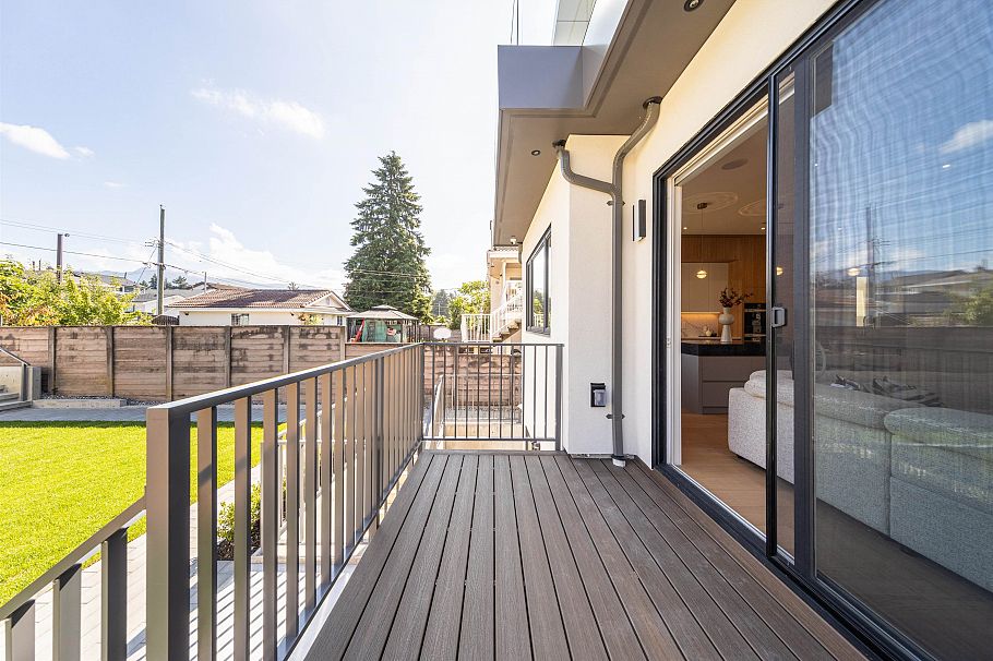 840 E 14th Street North Vancouver, BC - 18