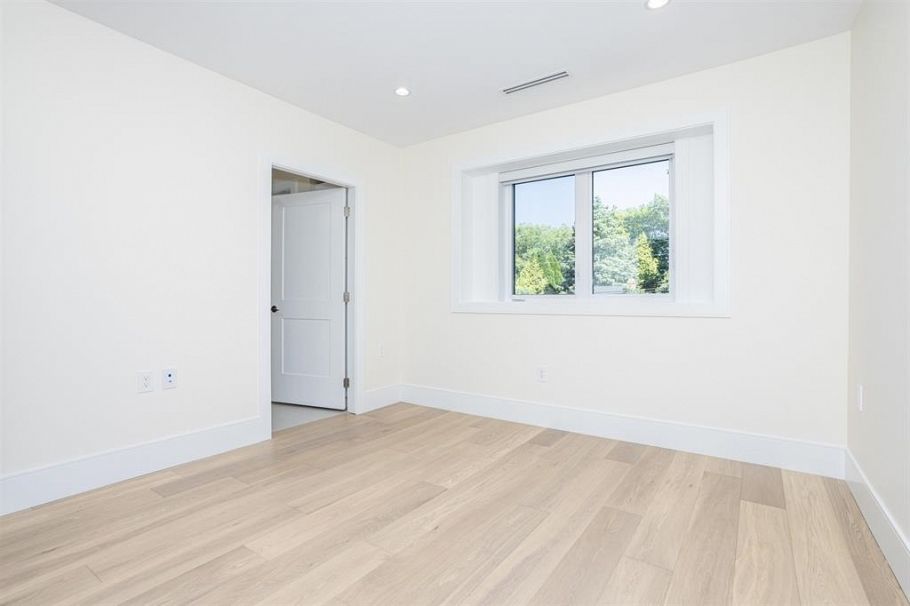 1470 W 57th Avenue Vancouver, BC - 17