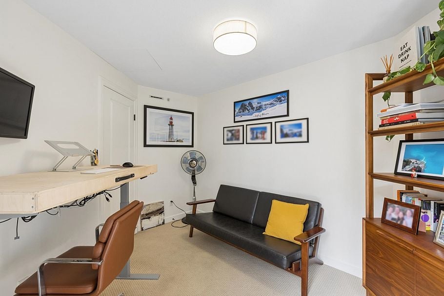9 3175 Baird Road North Vancouver, BC - 26