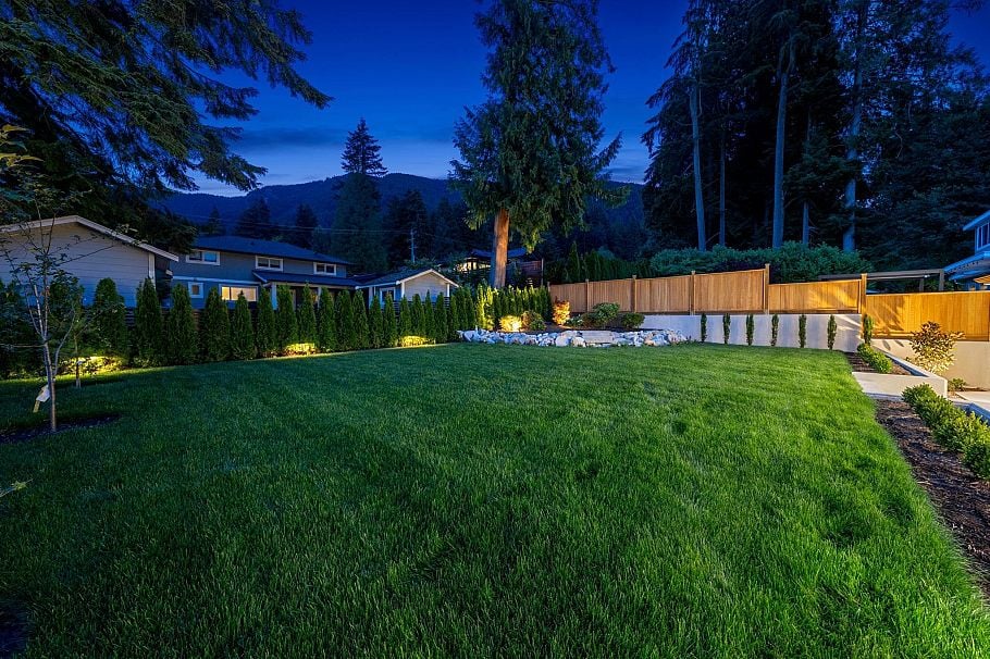 944 Clements Avenue North Vancouver, BC - 12