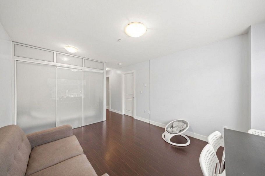303 2745 E Hastings Street Vancouver, BC - 7