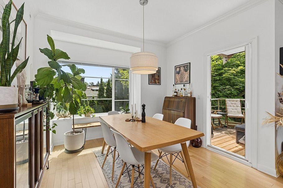 9 3175 Baird Road North Vancouver, BC - 9