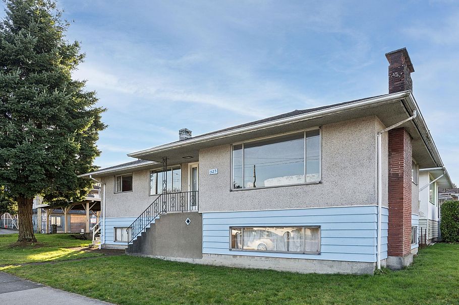 925 Nanaimo Street Vancouver, BC - 2