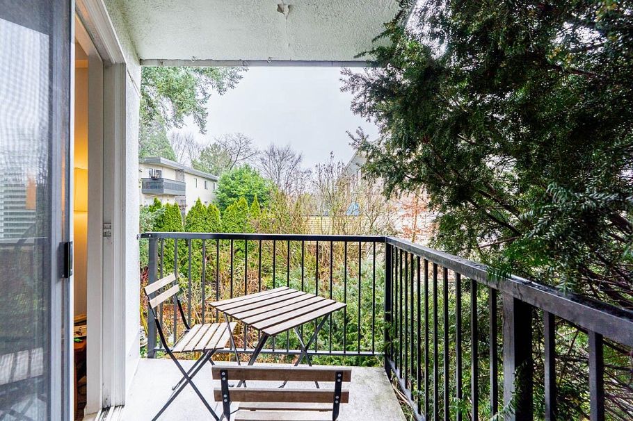 213 36 E 14th Avenue Vancouver, BC - 2