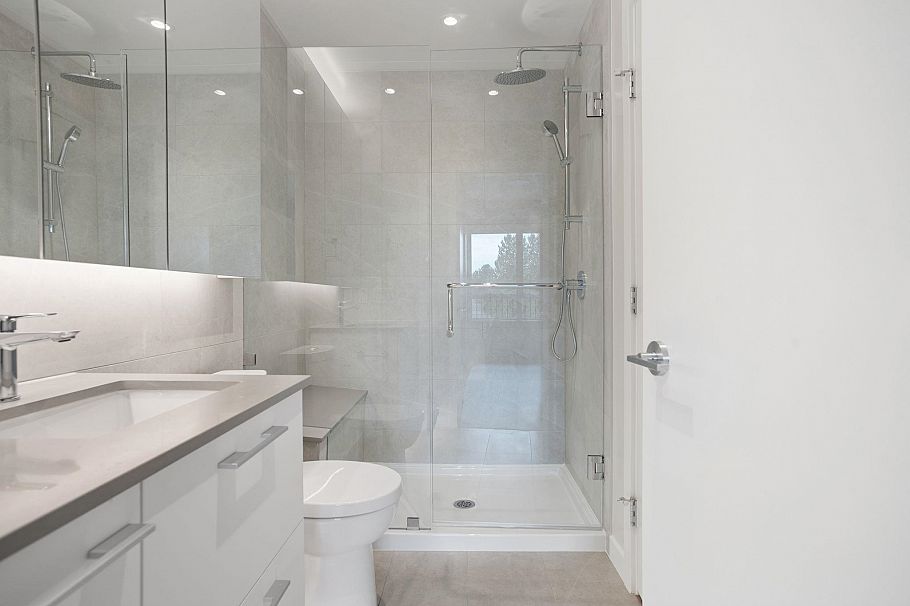 612 110 E 17th Street North Vancouver, BC - 5