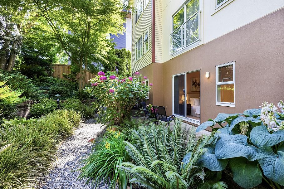 206 678 W Queens Road North Vancouver, BC - 29