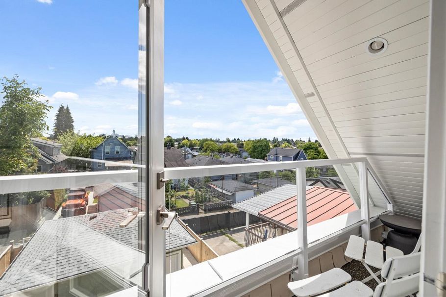 2 2528 Turner Street Vancouver, BC - 27