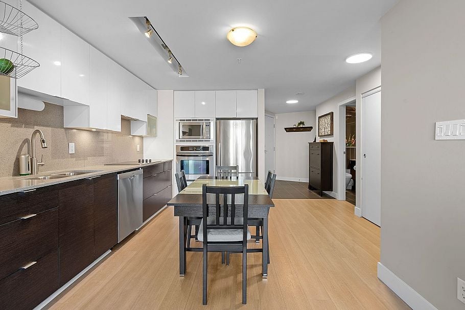 907 175 West 2nd St Street North Vancouver, BC - 9