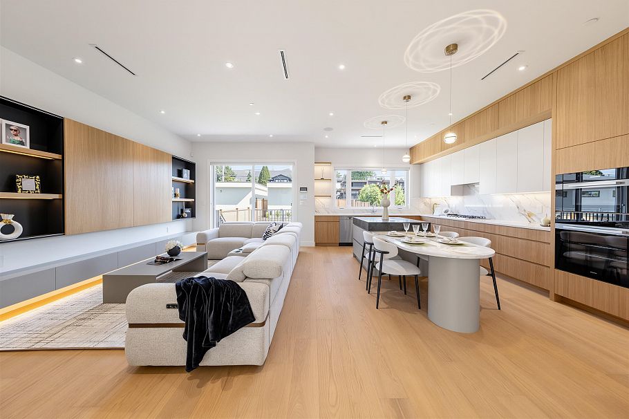 840 E 14th Street North Vancouver, BC - 8