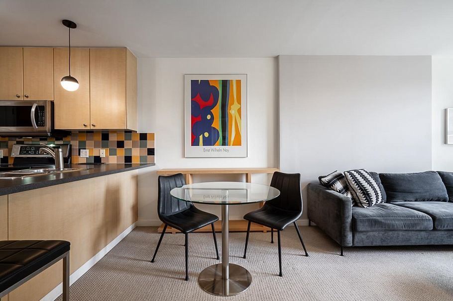 701 819 Hamilton Street Vancouver, BC - 4