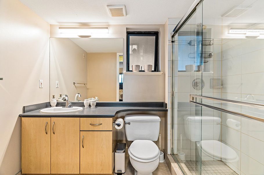 411 345 Lonsdale Avenue North Vancouver, BC - 19