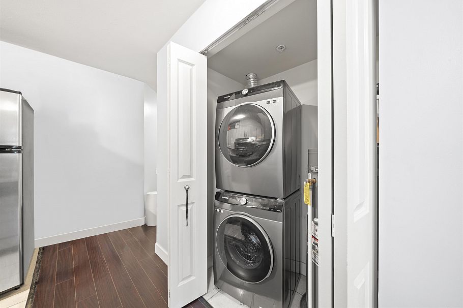 303 2745 E Hastings Street Vancouver, BC - 26