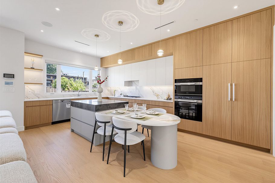 840 E 14th Street North Vancouver, BC - 10