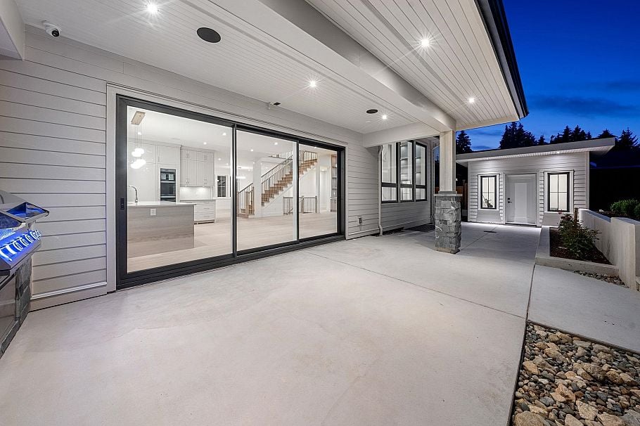 944 Clements Avenue North Vancouver, BC - 11